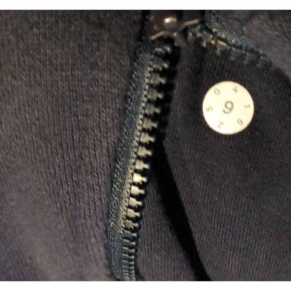 Lululemon Fleece Be True Hoodie jacket in the color Inkwell 9 Athleisure. - Picture 11 of 11